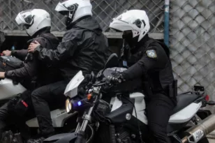 Θεσσαλονίκη: Κακουργηματική δίωξη στους δύο νεαρούς για την οπαδική επίθεση στη Νέα Μηχανιώνα