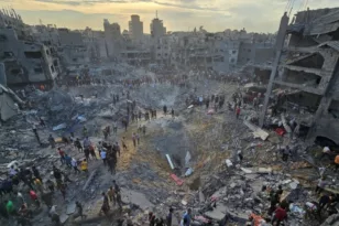 Ολονύχτιοι βομβαρδισμοί με νεκρούς σε όλη τη Γάζα: Μαζική έξοδος αμάχων από τη Ράφα