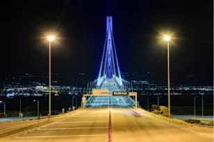 Γέφυρα Ρίο-Αντίρριο: Δείτε την εντυπωσιακή φωταγώγηση της ΦΩΤΟ – ΒΙΝΤΕΟ