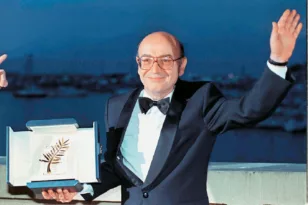 Σαν σήμερα 24 Μαϊου 1998 απονέμεται ο Χρυσός Φοίνικας του 51ου Διεθνούς Φεστιβάλ των Καννών στον Έλληνα σκηνοθέτη Θεόδωρο Αγγελόπουλο, τι άλλο συνέβη