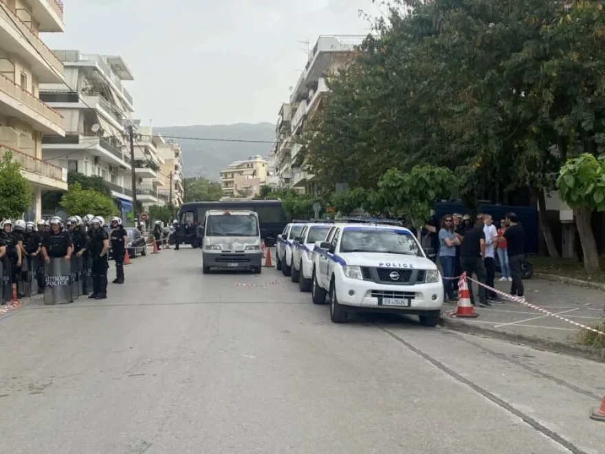 Trial for the shipwreck in Pylos, rigidity and accidents within the courts, two arrests VIDEO-PHOTOS
 – 2024-05-23 10:01:31