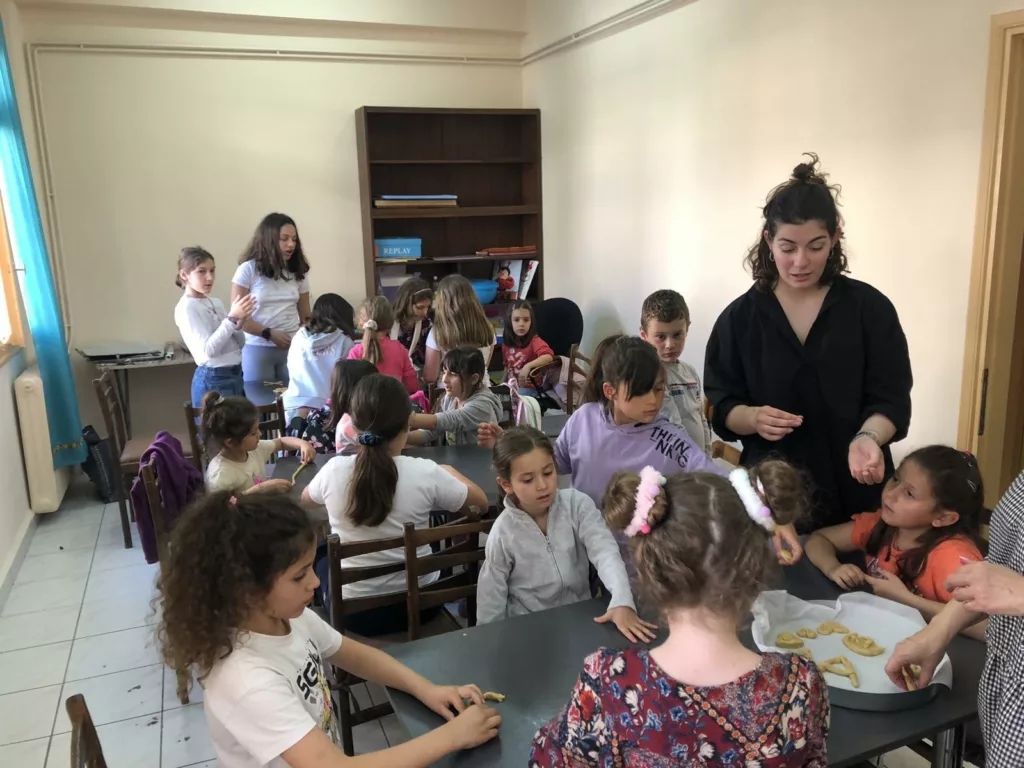Πάτρα: Πασχαλινά έθιμα για τα παιδιά του Λυκείου Ελληνίδων ΦΩΤΟ
