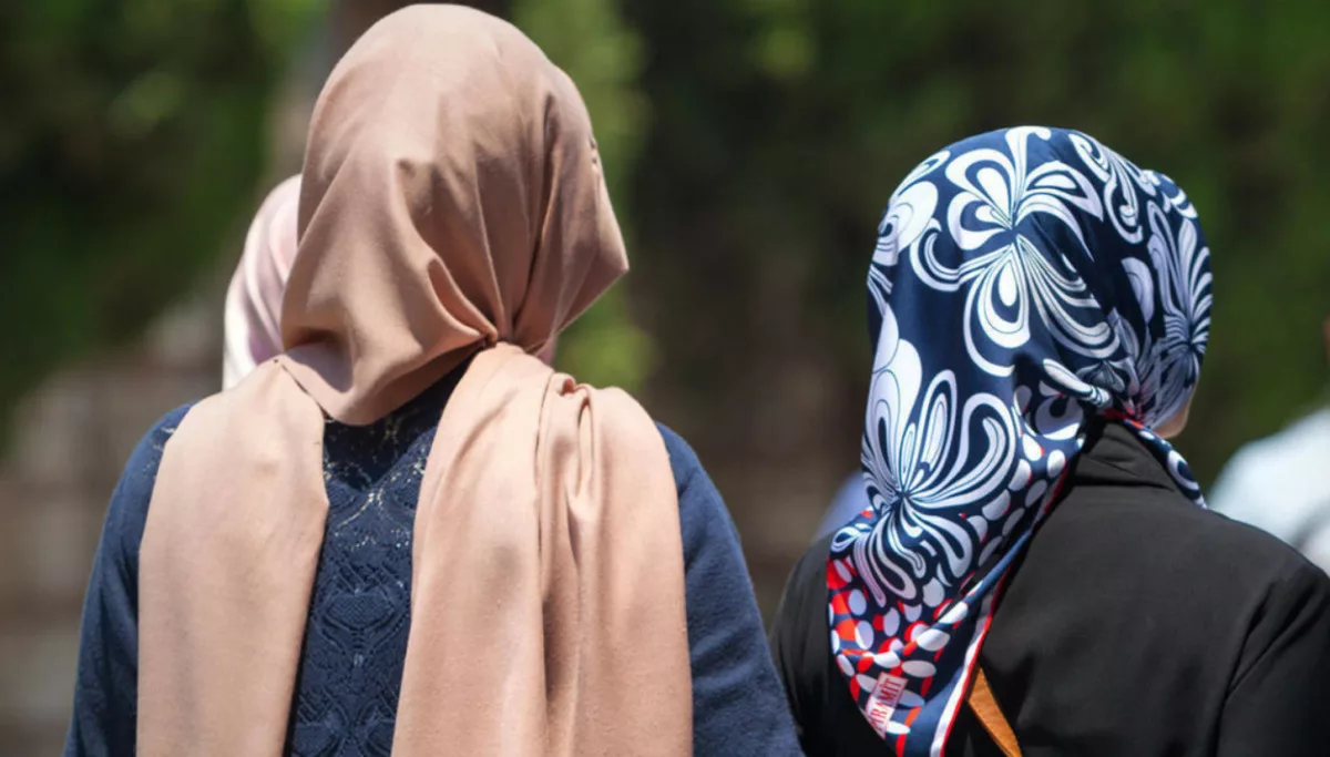 EDAD: Prohibits students from wearing religious symbols, such as the headscarf
 – 2024-07-18 09:06:31