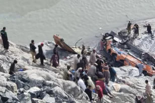 Πακιστάν: Τουλάχιστον 20 νεκροί από δυστύχημα με λεωφορείο ΦΩΤΟ – ΒΙΝΤΕΟ