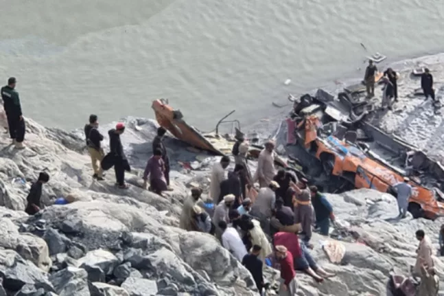 Πακιστάν: Τουλάχιστον 20 νεκροί από δυστύχημα με λεωφορείο ΦΩΤΟ - ΒΙΝΤΕΟ