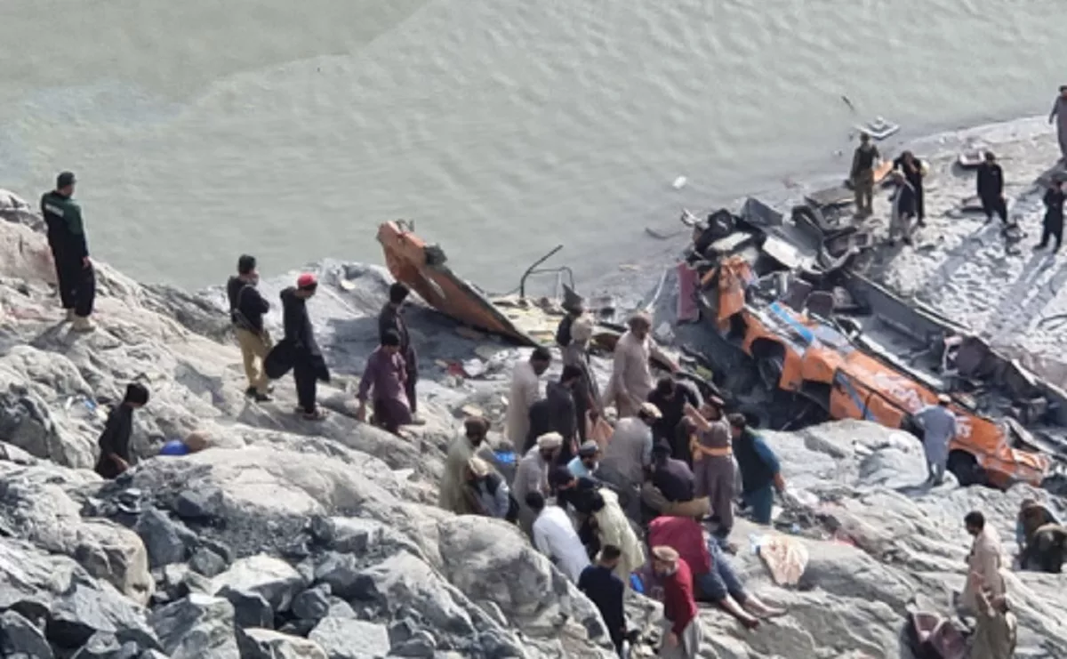 Pakistan: At least 20 dead in a bus accident PHOTOS
 – 2024-05-06 19:20:49