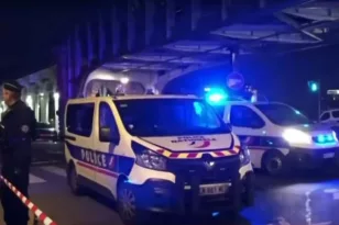 Παρίσι: Άρπαξε όπλο αστυνομικού κι άρχισε να πυροβολεί, σοβαρά τραυματισμένοι δύο ένστολοι