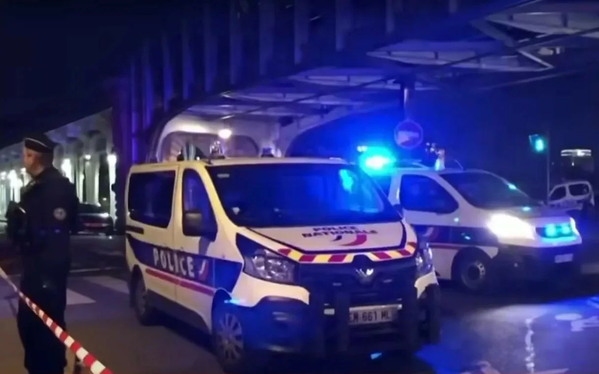 Paris: He grabbed a policeman’s gun and started shooting, seriously injuring two uniformed officers