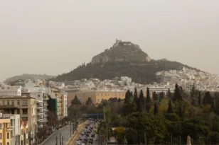 Καιρός: Έρχεται το πρώτο κύμα ζέστης με σκόνη από την Πέμπτη,επηρεάζονται κυρίως Πελοπόννησος και Κρήτη