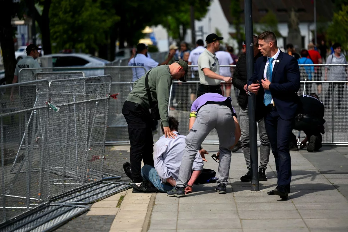 Slovakia: They shot the Prime Minister Robert Fico
 – 2024-05-16 00:35:48