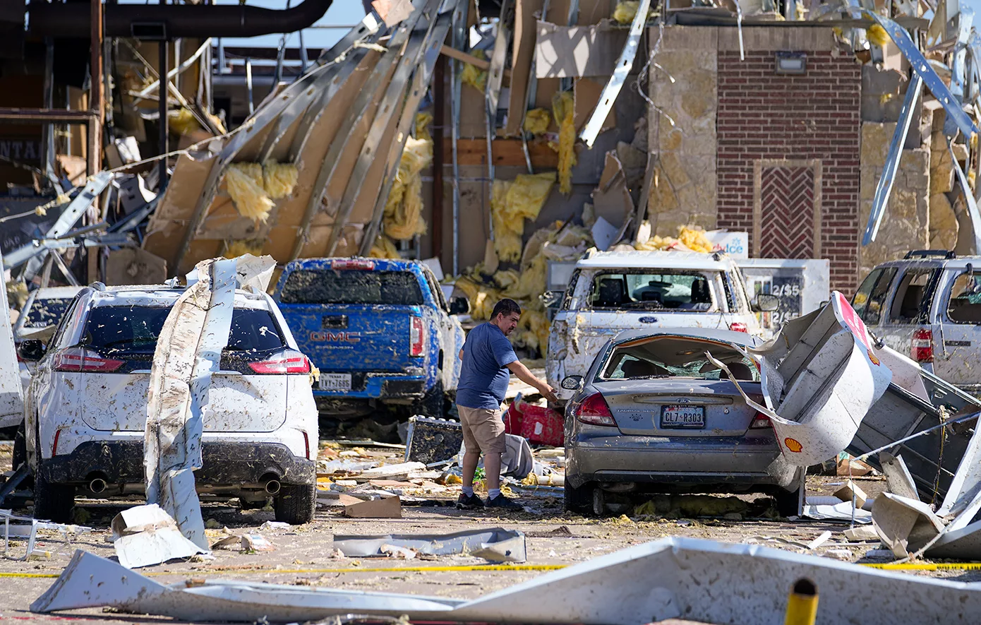 USA: Lethal tornadoes in Texas, Arkansas, Oklahoma and Kentucky, 21 useless
 – 2024-05-28 11:46:40