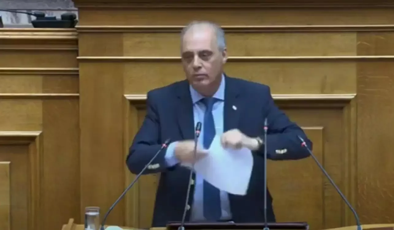 Kyriakos Velopoulos tore the Prespa Settlement from the ground of the Parliament VIDEO
 – 2024-05-15 15:45:18