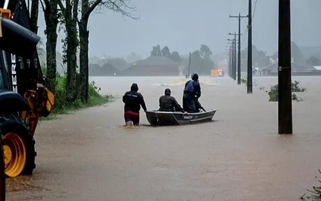 Βραζιλία: 56 νεκροί και 67 αγνοούμενοι από τις φονικές καταιγίδες