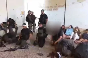 Σοκαριστικό βίντεο με γυναίκες ομήρους της Χαμάς που κακοποιούνται από τους απαγωγείς τους
