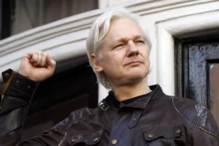 Ελεύθερος ο Τζούλιαν Ασάνζ, η συμφωνία ομολογίας για τις αποκαλύψεις του WikiLeaks