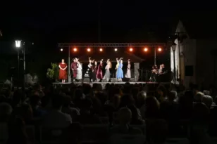 Πάτρα: Αρχαία δράματα, σύγχρονες συγκρούσεις και θεατρικά είδωλα στο Διεθνές Φεστιβάλ – Πέντε παραστάσεις που αξίζει να δεις