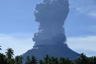 Έκρηξη ηφαιστείου στις Φιλιππίνες ΒΙΝΤΕΟ