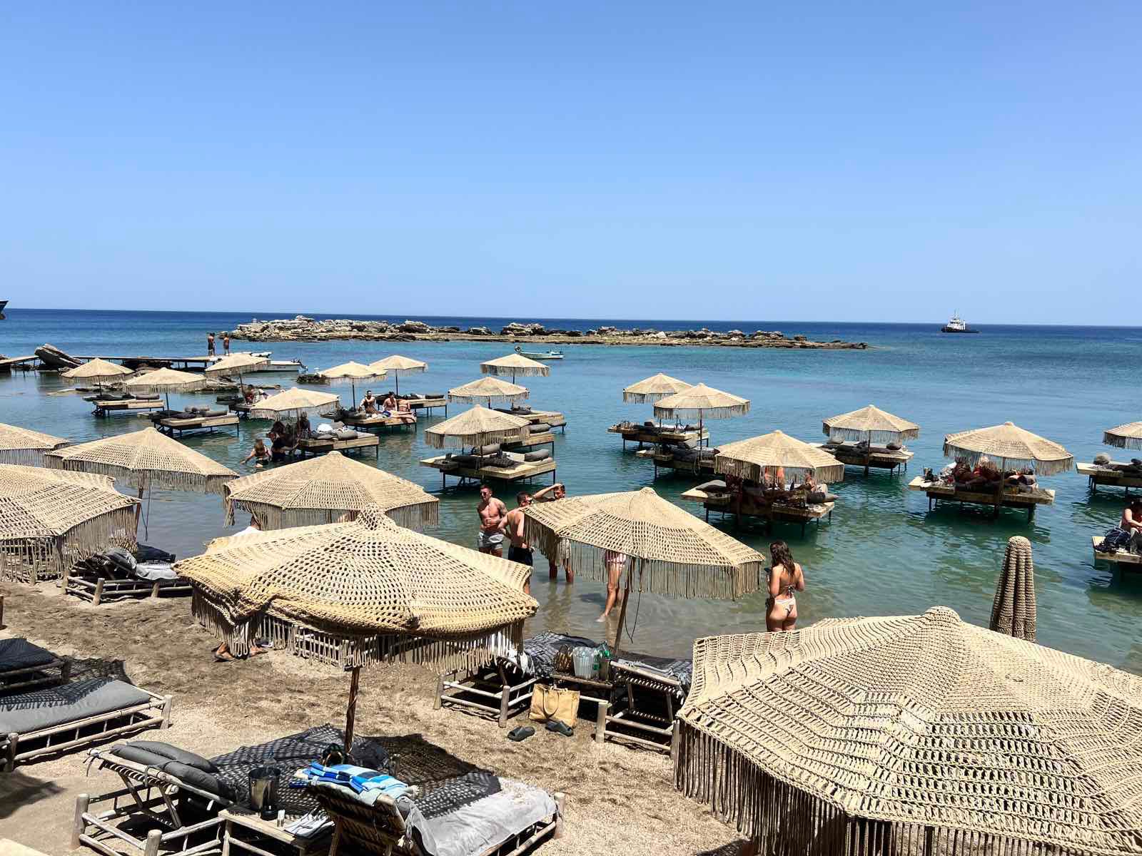 Rhodes: New police raid for violations on the seashore of Agia Marina
 – 2024-06-10 23:00:39