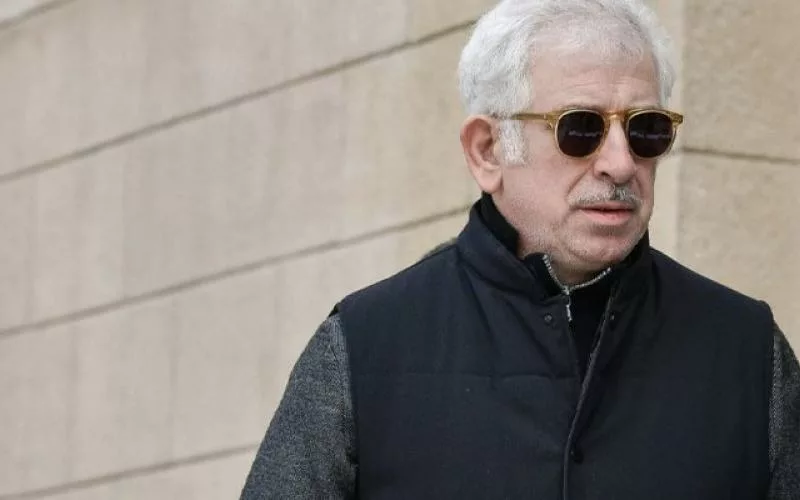 Ξανά στο εδώλιο σήμερα ο Φιλιππίδης, στο πλευρό του η σύζυγός του ΦΩΤΟ ...