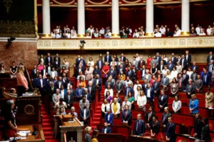 Γαλλία: Ετοιμη να σαρώσει η Λε Πεν σύμφωνα με την τελευταία δημοσκόπηση