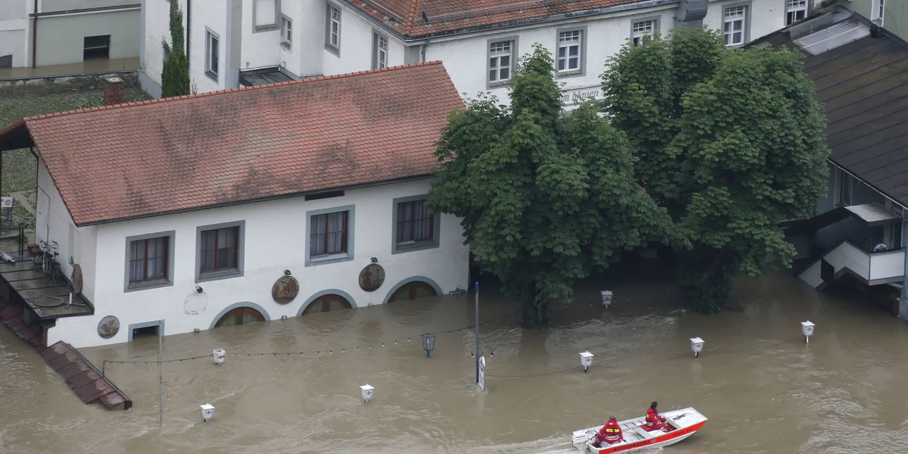 One firefighter useless and one lacking in Bavarian floods
 – 2024-06-23 10:15:23