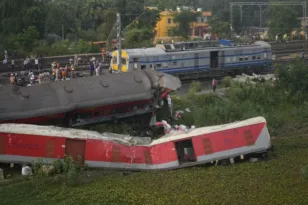 Ινδία: Σύγκρουση επιβατικού τρένου με εμπορική αμαξοστοιχία, τουλάχιστον 5 νεκροί