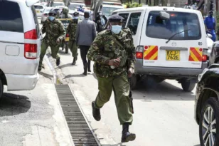 Κένυα: Εισβολή διαδηλωτών στο κοινοβούλιο ΒΙΝΤΕΟ