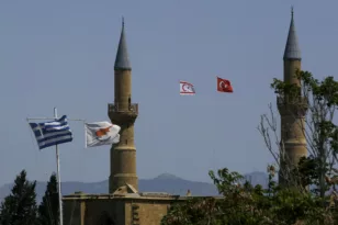 Τουρκία: Υπουργός άμυνας «καμαρώνει» για την τουρκική εισβολή στην Κύπρο ΒΙΝΤΕΟ