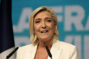 Γαλλία: Η ακροδεξιά «Εθνική Συσπείρωση» της Λεπέν είναι το μεγαλύτερο σε ευρωκοινοβουλευτική δύναμη κόμμα της Ευρώπης