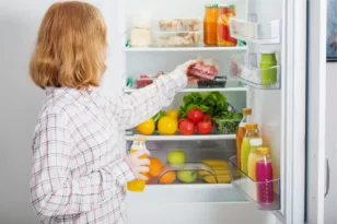 Γιατί δεν πρέπει να βάζεις ποτέ αυτά τα 5 τρόφιμα στην πόρτα του ψυγείου