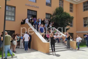 ΣΚΕΑΝΑ: Η εστίαση της Πάτρας πήγε… δημαρχείο για τα τραπεζοκαθίσματα ΦΩΤΟ