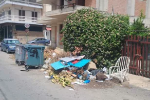 Πάτρα: Η διασταύρωση των σκουπιδιών, καταγγελίες από τους κατοίκους στις οδούς Δορυλαίου και Ταϋγέτου