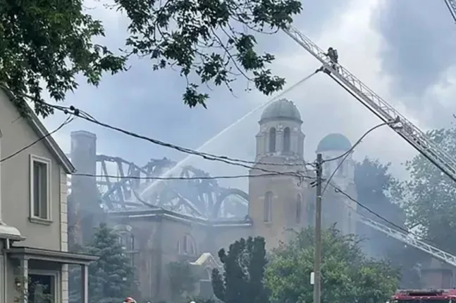 Τορόντο - εκκλησία - φωτιά
