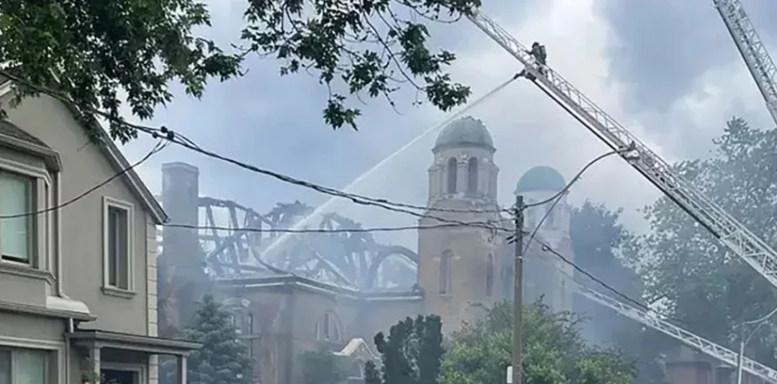 Τορόντο - εκκλησία - φωτιά