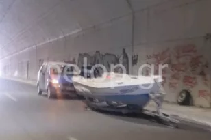 Πάτρα: Τροχαίο στη μίνι Περιμετρική με σκάφος – Τρέιλερ αποκόπηκε από αυτοκίνητο ΦΩΤΟ