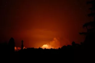 Εικόνες από την έκρηξη ηφαιστείου στην Χαβάη: Με απόκοσμο πορτοκαλί χρώμα βάφτηκε ο ουρανός
