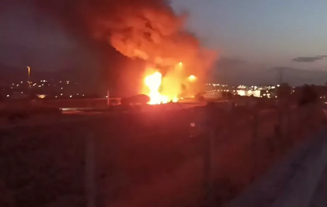 Stoppage of site visitors in New and Previous EO of Athens-Corinth, steady explosions and hearth after the overturn of the tanker PHOTO – VIDEO
 – 2024-06-08 19:39:38