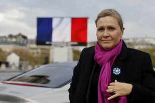 Η Γιαέλ Μπραούν – Πιβέ, από το κόμμα του προέδρου Μακρόν, επανεξεξελέγη πρόεδρος της γαλλικής Εθνοσυνέλευσης