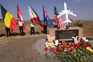 Ολλανδία: Δέκα χρόνια από τη συντριβή του αεροπλάνου της πτήσης MH17 – Αναπάντητα τα ερωτήματα των συγγενών των θυμάτων