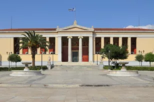 Σαν σήμερα 2 Ιουλίου 1839 θεμελιώνεται το νέο κτίριο του Οθωνείου Πανεπιστημίου της Αθήνας (μετέπειτα Εθνικό και Καποδιστριακό Πανεπιστήμιο), τι άλλο συνέβη