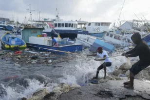 Τυφώνας Μπέριλ: Κατέστρεψε ολόκληρο νησί στην Καραϊβική ΦΩΤΟ – ΒΙΝΤΕΟ