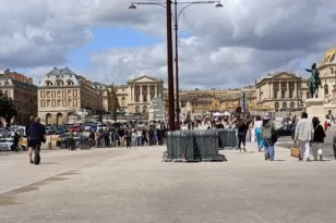 Συναγερμός στις Βερσαλλίες: Εκκενώνεται το Παλάτι