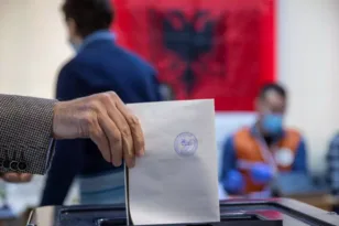 Διπλωματικές πηγές για τη Χειμάρρα: Σοβαρές αμφιβολίες για το αδιάβλητο των εκλογών