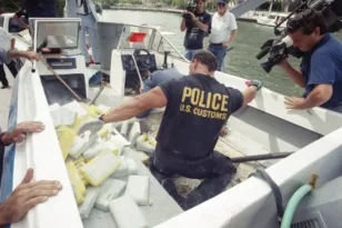 Φλόριντα: Ξεβράστηκε κοκαΐνη αξίας 1 εκατ. δολαρίων σε ακτή κατά τη διάρκεια καταιγίδας