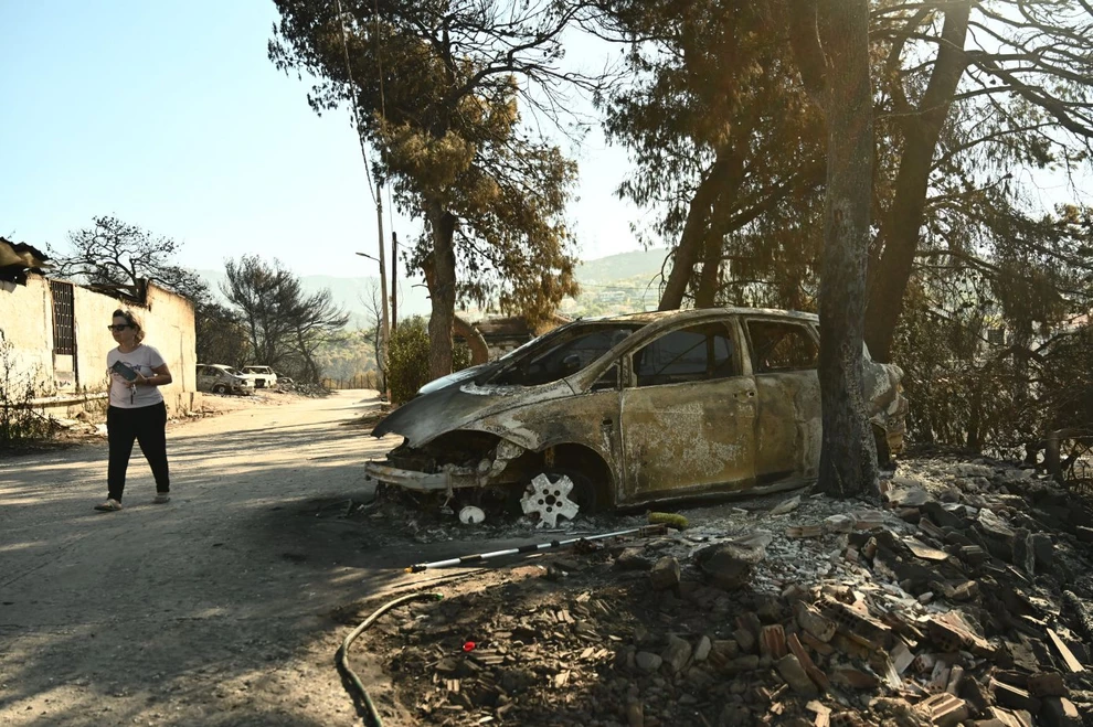 Καμμενα σπίτια και οχήματα Αττική