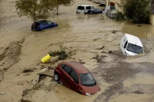 ΒΙΝΤΕΟ απόκοσμες εικόνες από τις φονικές πλημμύρες στην Ισπανία, αγνοούνται άτομα