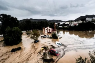 Ισπανία: Σε «κόκκινο» συναγερμό για νέες βροχοπτώσεις οι παράκτιες περιοχές της Βαλένθια