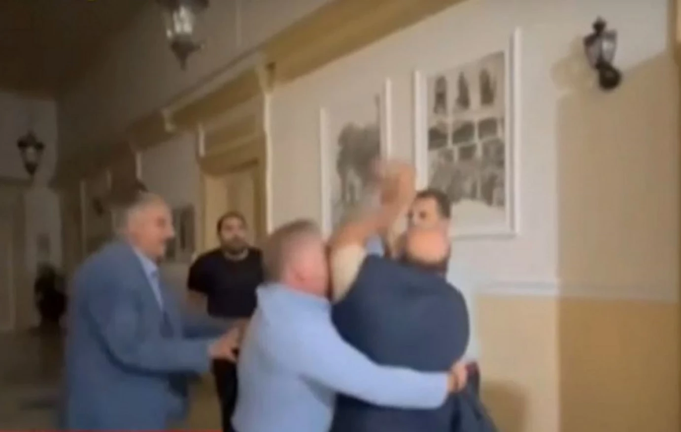 The two vice-mayors who were caught in the hands of the Municipal Council resigned VIDEO