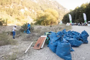 Πάτρα: «Ποτάμι» εθελοντισμού στον Γλαύκο – Μάζεψαν 12.400 λίτρα απορριμμάτων