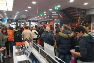 Η Black Friday άλλαξε – Τέλος οι ουρές στα καταστήματα της Πάτρας